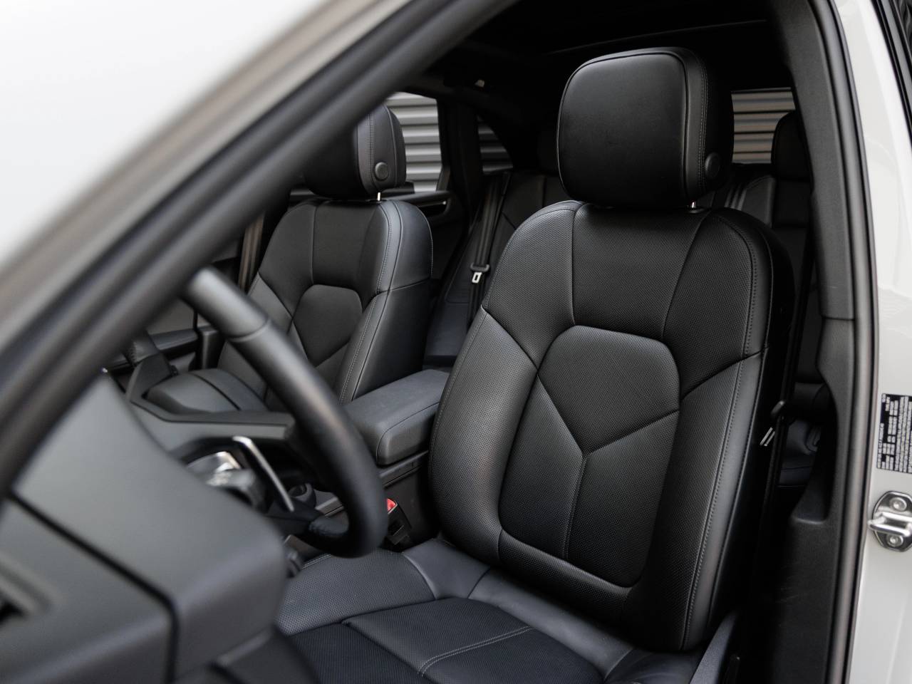 2025 Porsche Macan Macan S