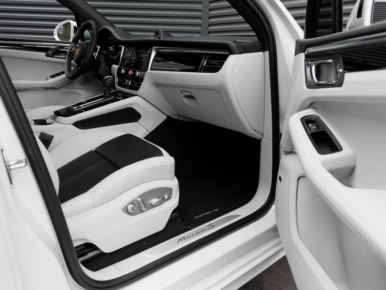 2026 Porsche Macan Macan S