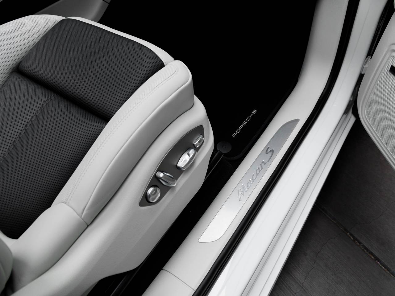 2026 Porsche Macan Macan S