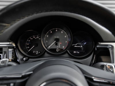 2022 Porsche Macan Macan S