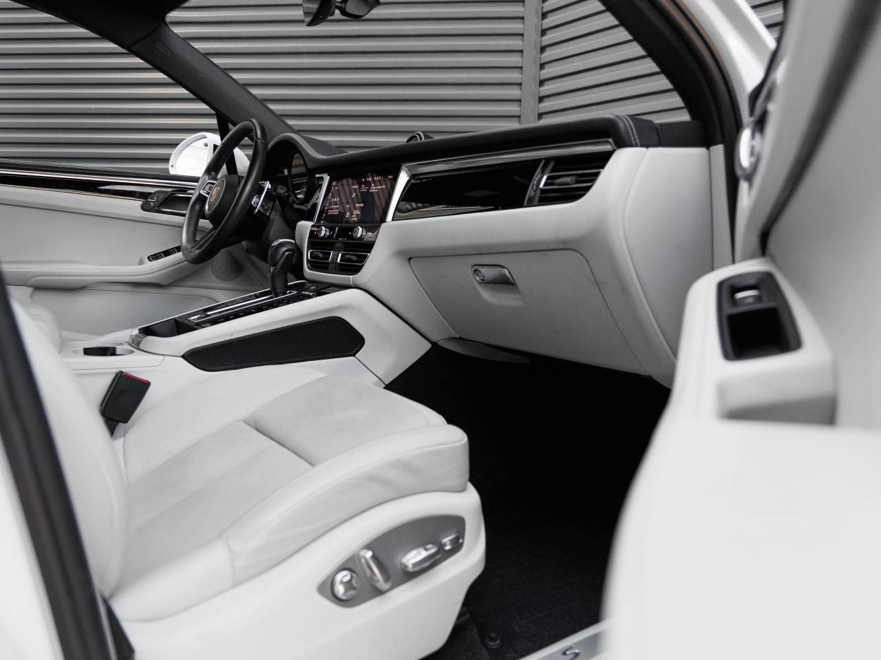 2022 Porsche Macan Macan S