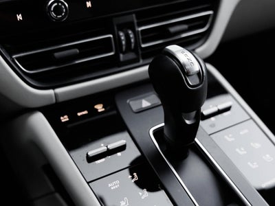 2022 Porsche Macan Macan S