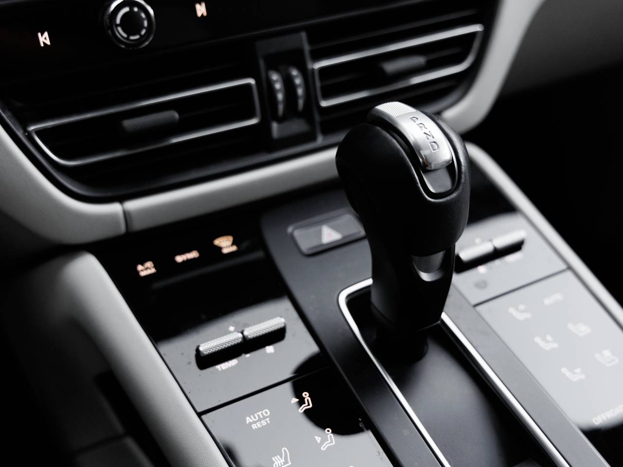 2022 Porsche Macan Macan S