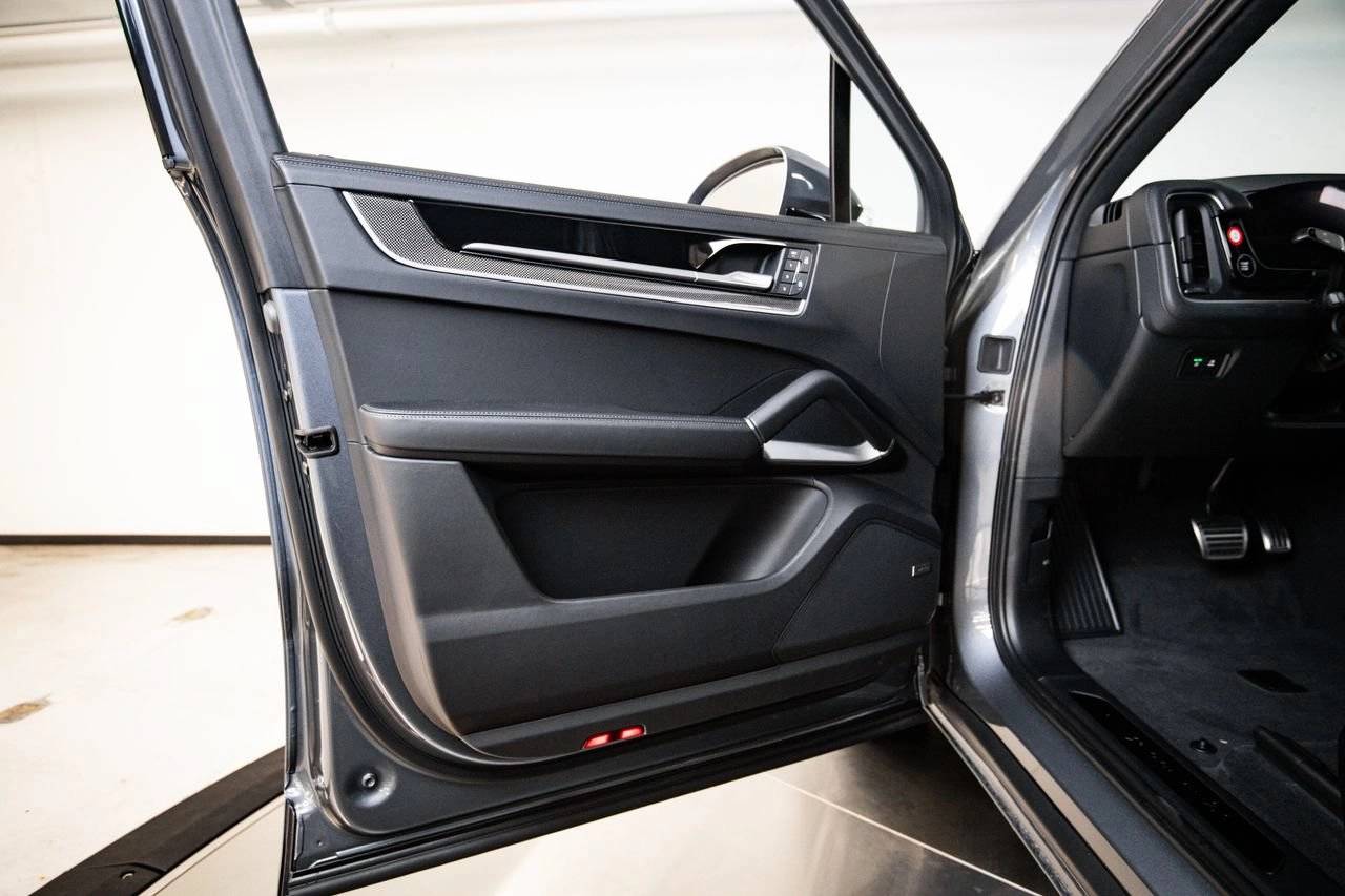 2026 Porsche Cayenne Cayenne GTS