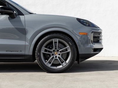 2024 Porsche Cayenne Cayenne S (MY24)