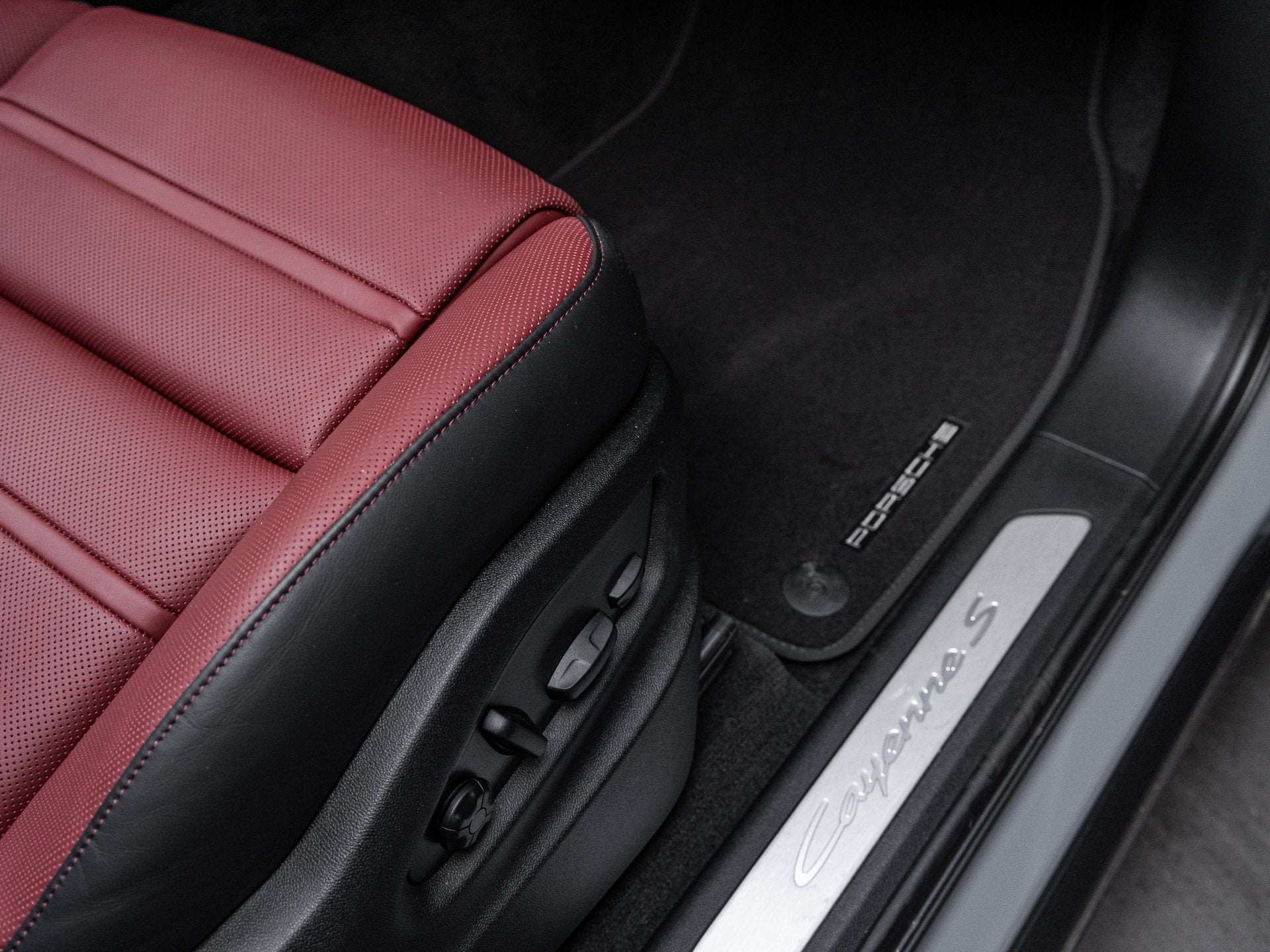 2024 Porsche Cayenne Cayenne S (MY24)