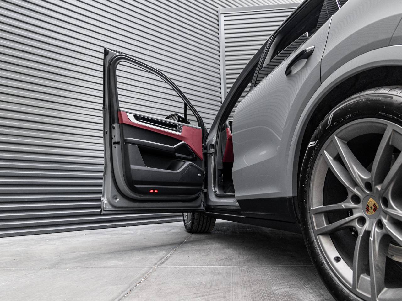 2024 Porsche Cayenne Cayenne S (MY24)