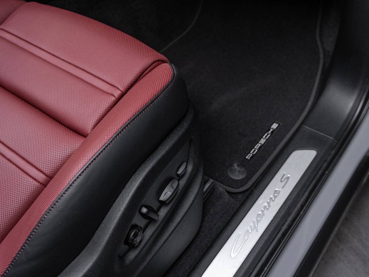 2024 Porsche Cayenne Cayenne S (MY24)