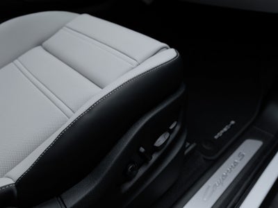 2025 Porsche Cayenne S