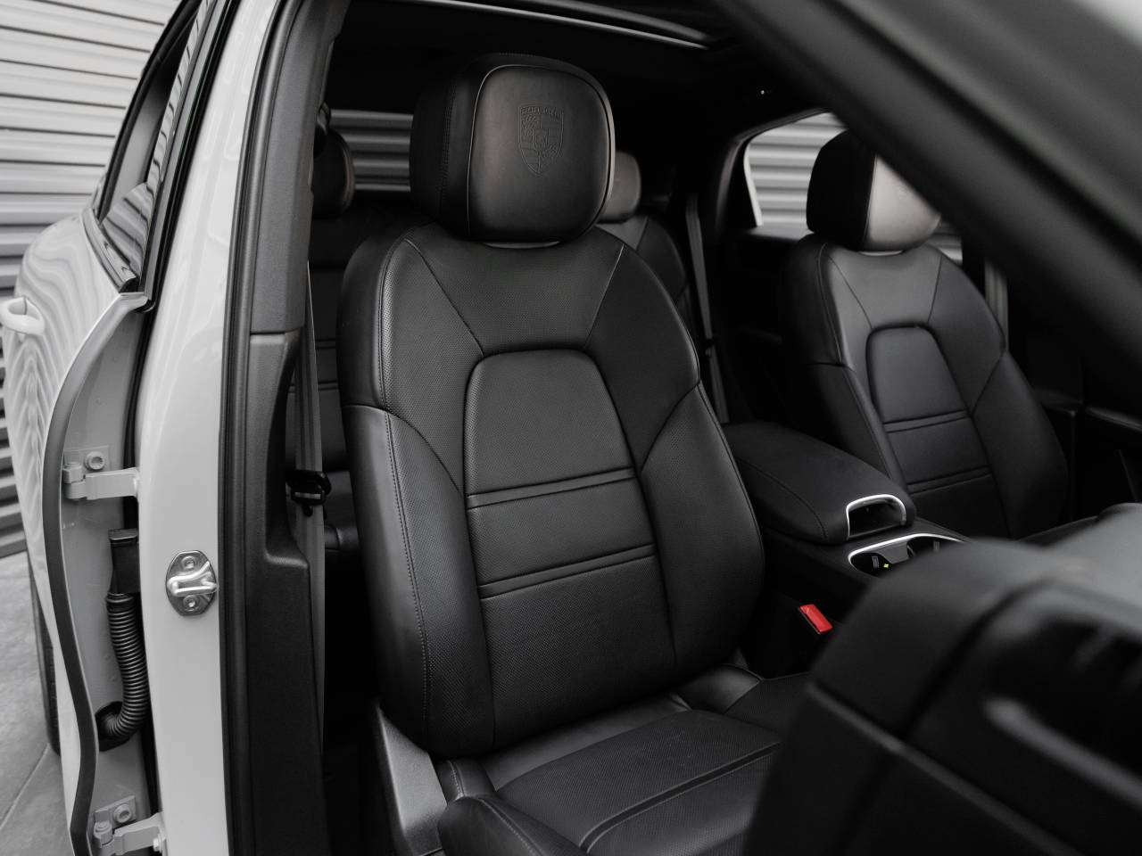 2023 Porsche Cayenne Cayenne Coupe Platinum Edition