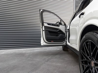 2026 Porsche Cayenne Coupe Base