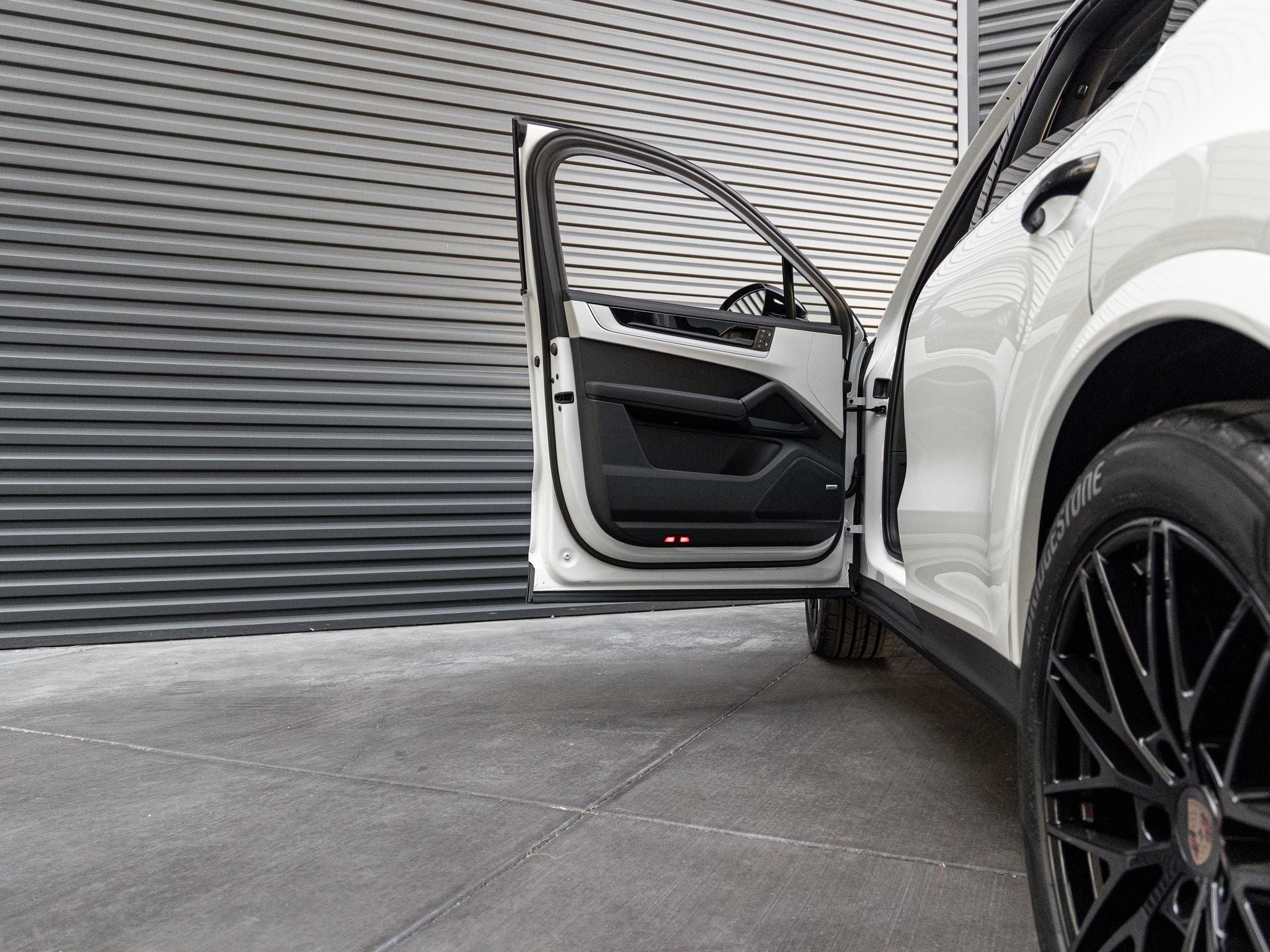 2026 Porsche Cayenne Coupe Base