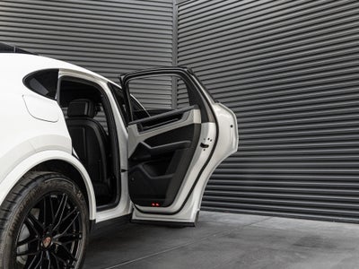 2026 Porsche Cayenne Coupe Base
