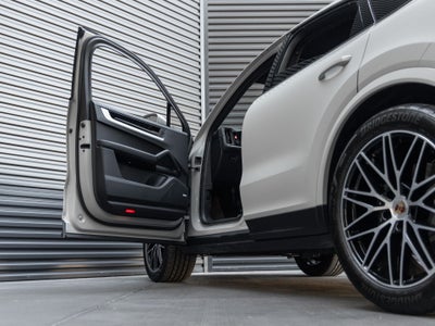 2025 Porsche Cayenne Coupe Base