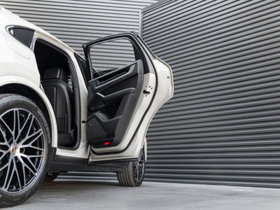 2025 Porsche Cayenne Coupe Base