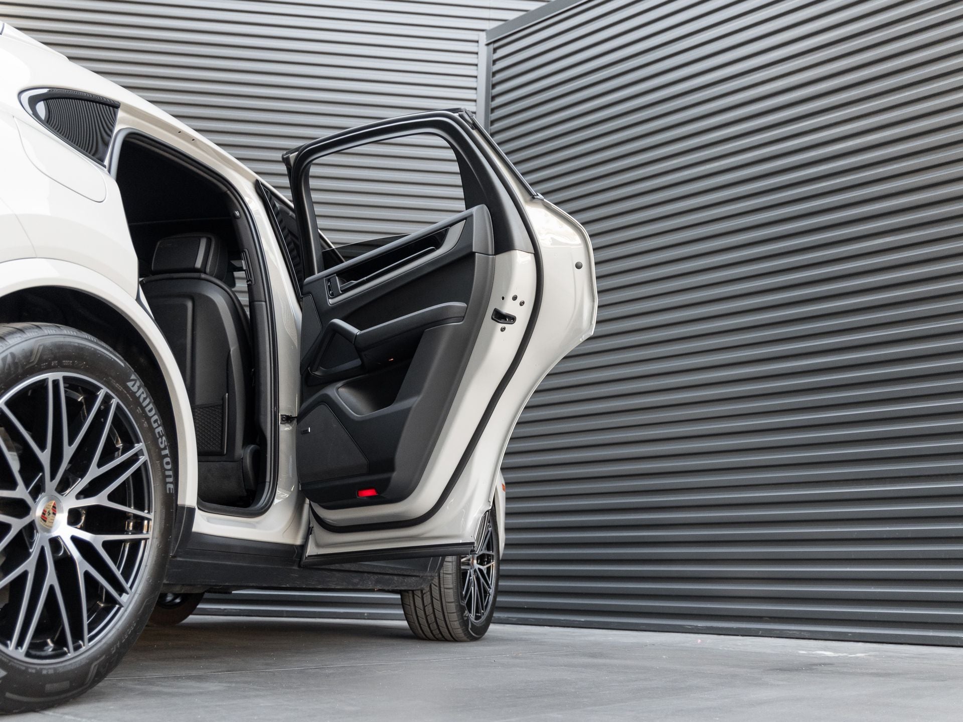 2025 Porsche Cayenne Coupe Base