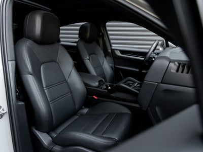 2025 Porsche Cayenne Coupe Base