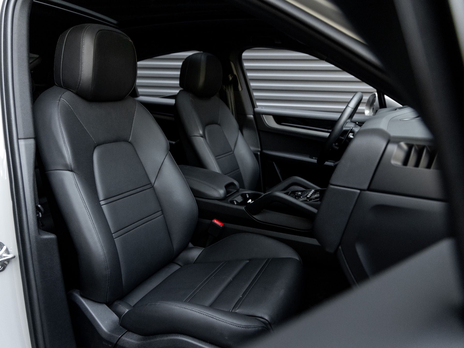 2025 Porsche Cayenne Coupe Base