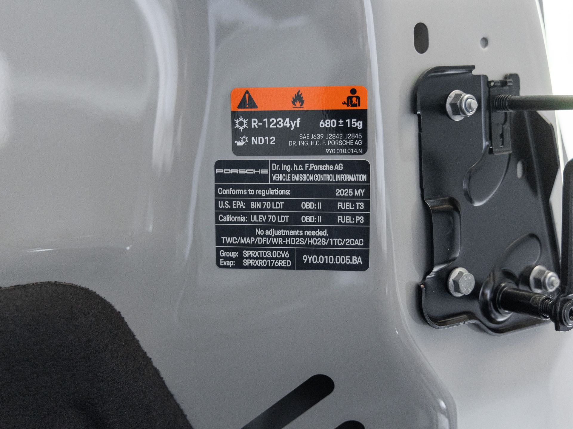 2025 Porsche Cayenne Coupe Base