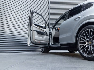 2022 Porsche Cayenne Cayenne Coupe