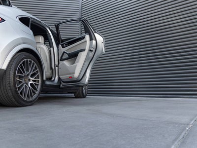 2022 Porsche Cayenne Cayenne Coupe