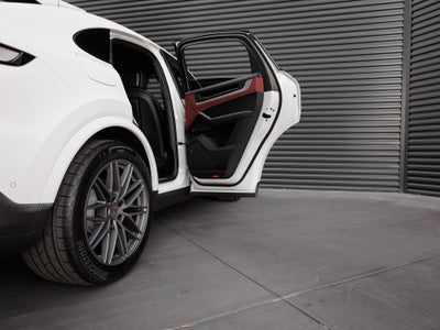 2025 Porsche Cayenne Coupe