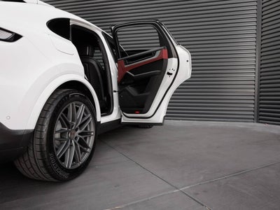 2025 Porsche Cayenne Coupe