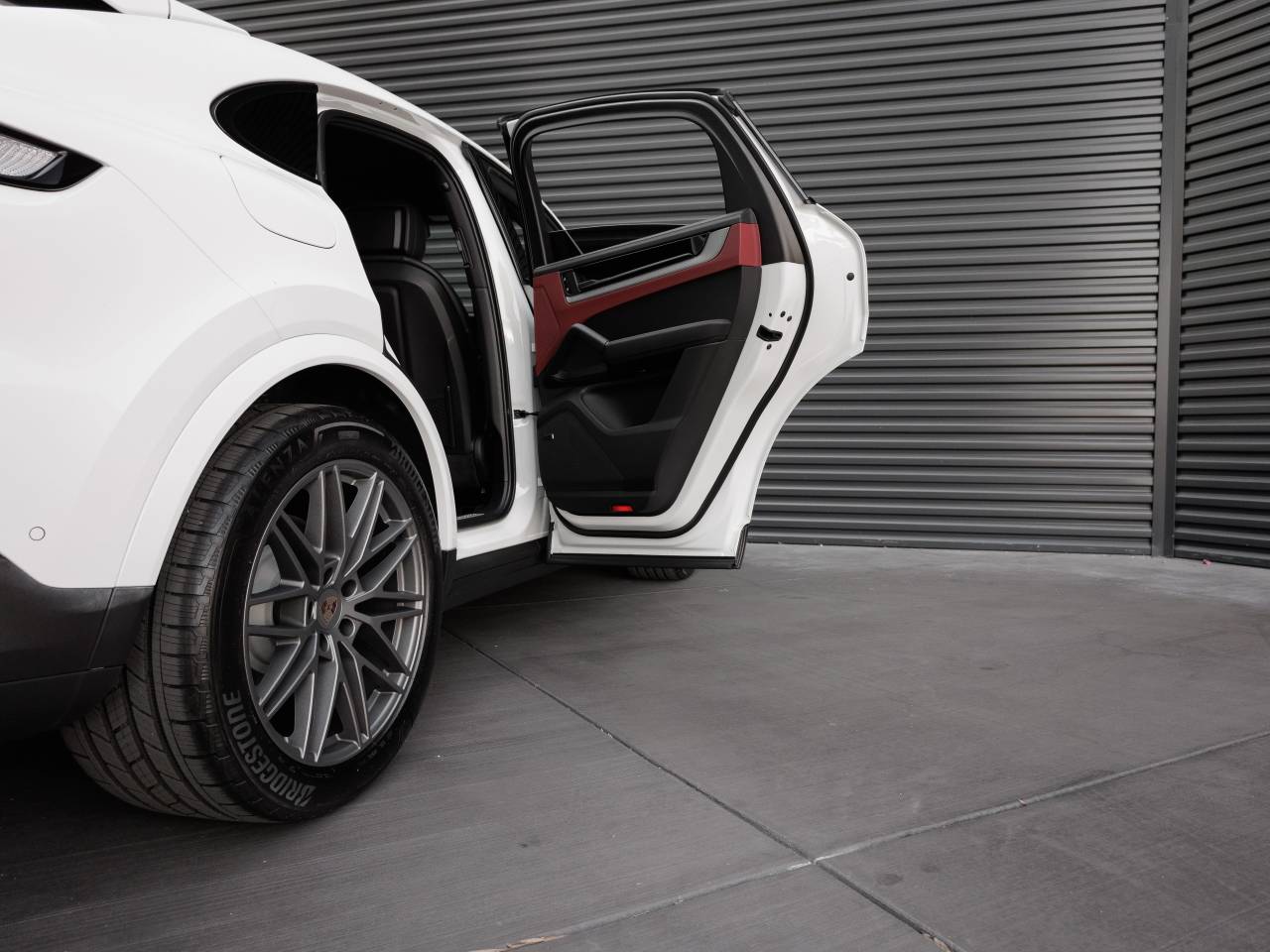 2025 Porsche Cayenne Coupe