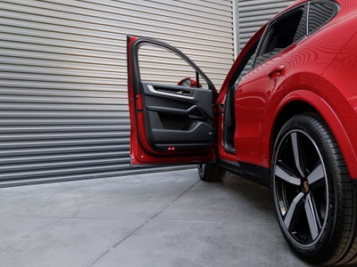 2026 Porsche Cayenne Coupe Base