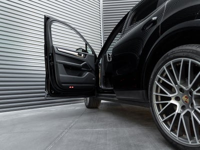 2022 Porsche Cayenne S Coupe Platinum Edition