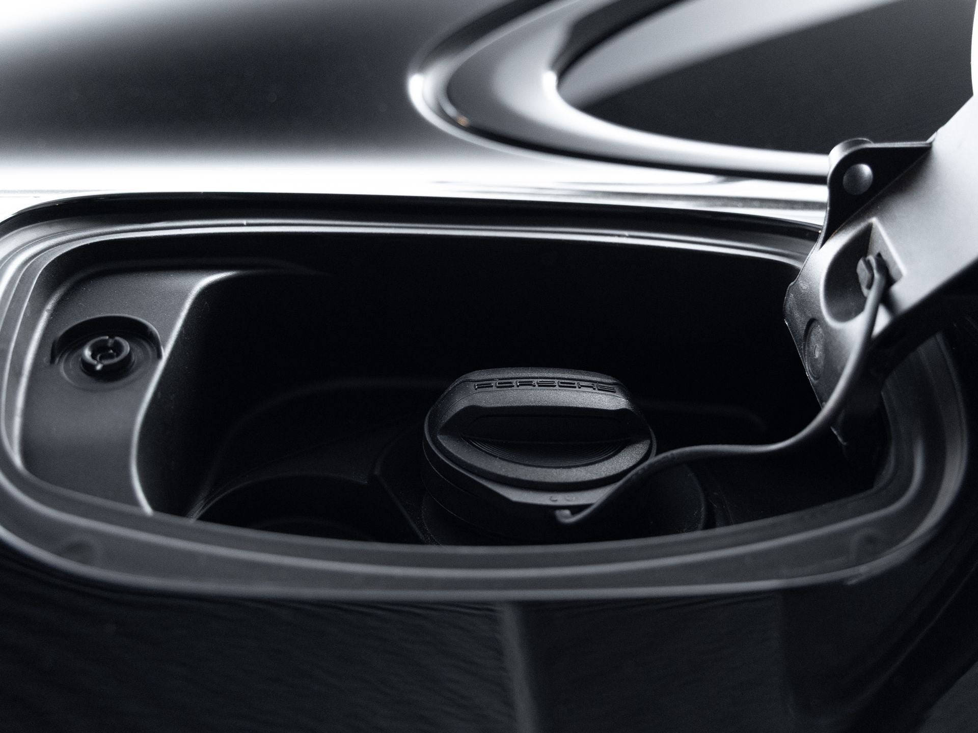 2022 Porsche Cayenne S Coupe Platinum Edition