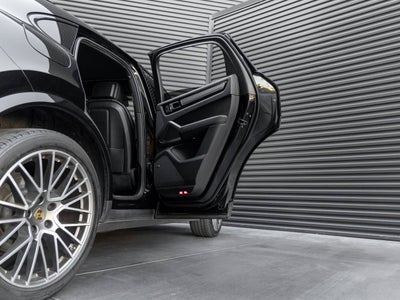 2022 Porsche Cayenne S Coupe Platinum Edition