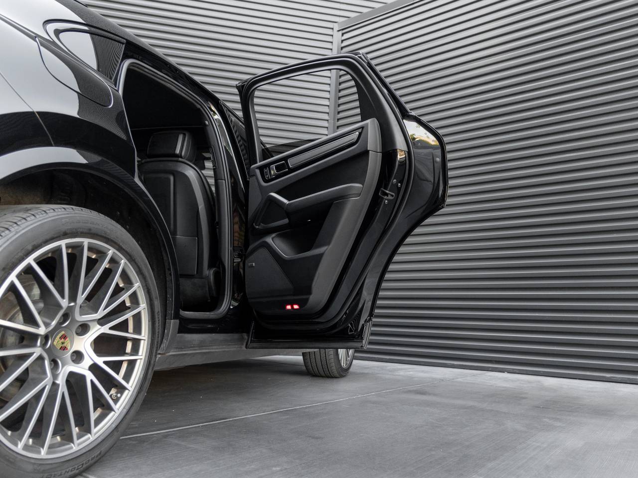 2022 Porsche Cayenne S Coupe Platinum Edition
