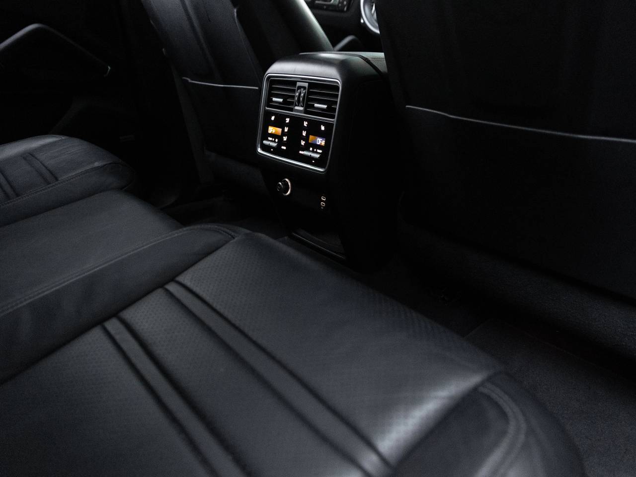 2022 Porsche Cayenne S Coupe Platinum Edition
