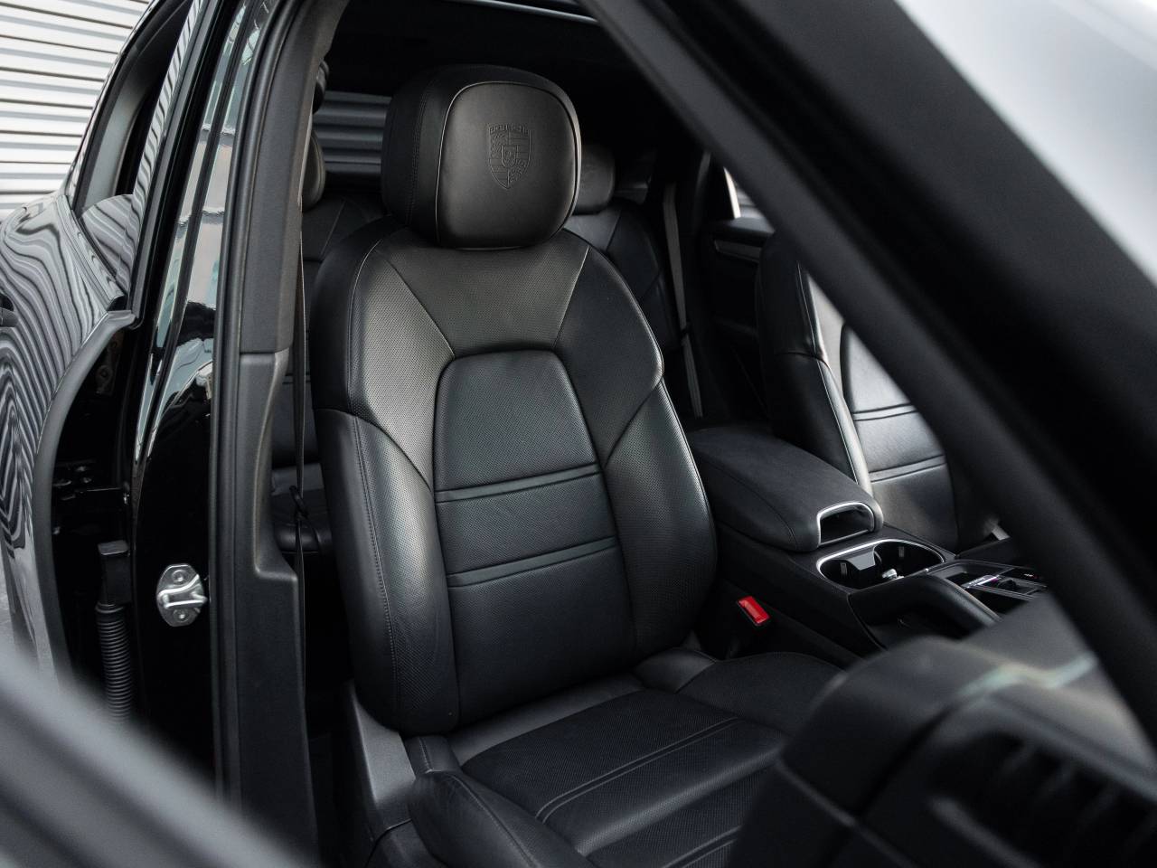 2022 Porsche Cayenne S Coupe Platinum Edition