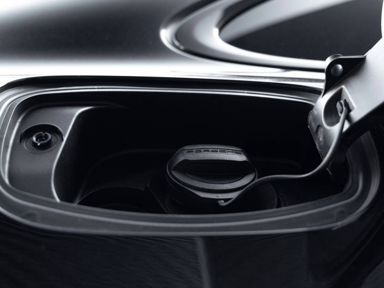2022 Porsche Cayenne S Coupe Platinum Edition