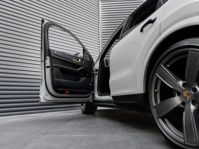 2023 Porsche Cayenne S Coupe