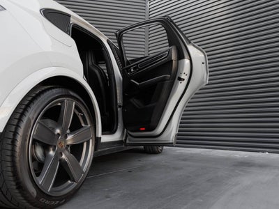 2023 Porsche Cayenne S Coupe