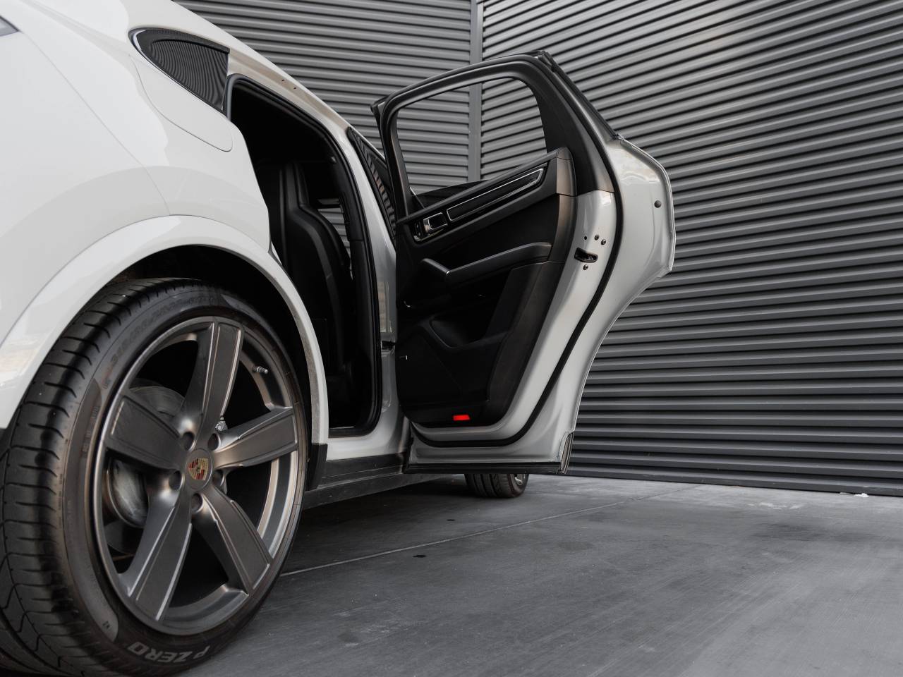 2023 Porsche Cayenne S Coupe