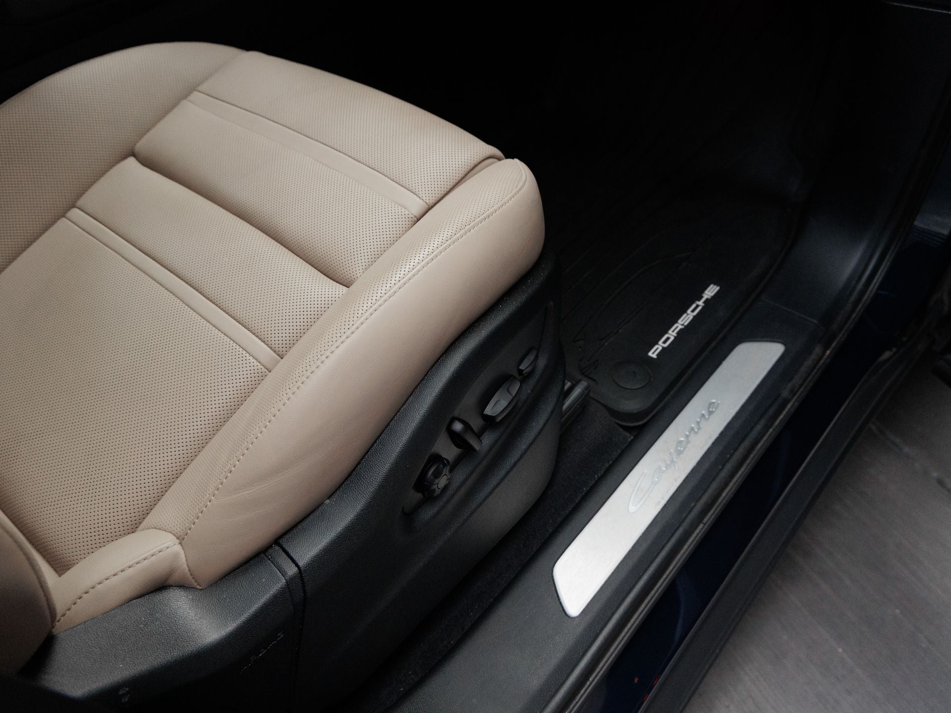 2025 Porsche Cayenne Cayenne E-Hybrid Coupe