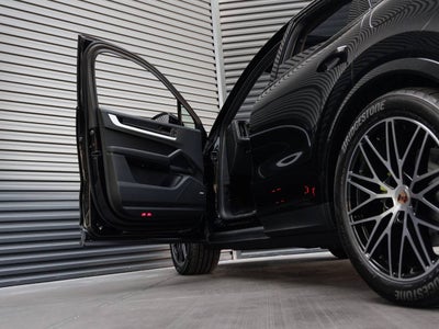 2026 Porsche Cayenne E-Hybrid Coupe