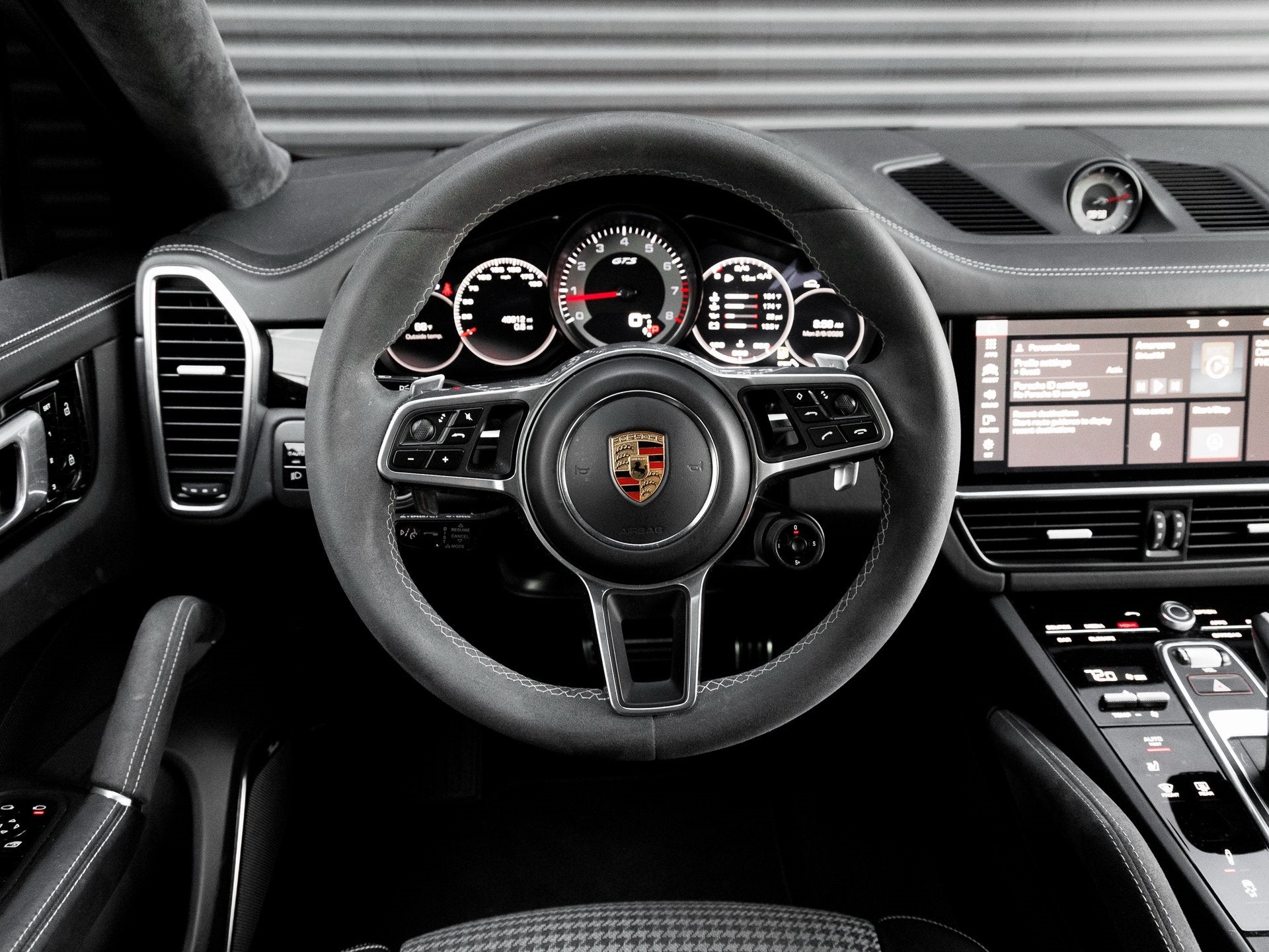 2021 Porsche Cayenne Coupe GTS