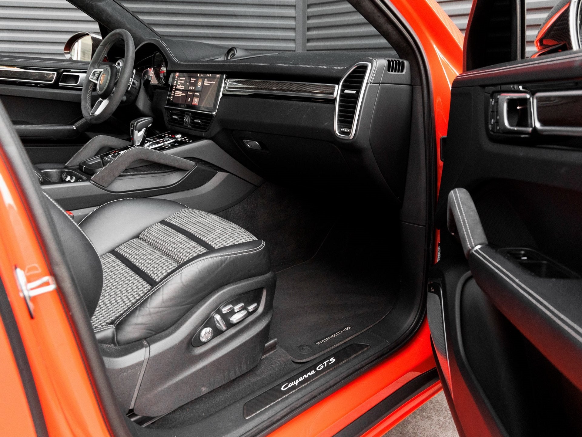 2021 Porsche Cayenne Coupe GTS