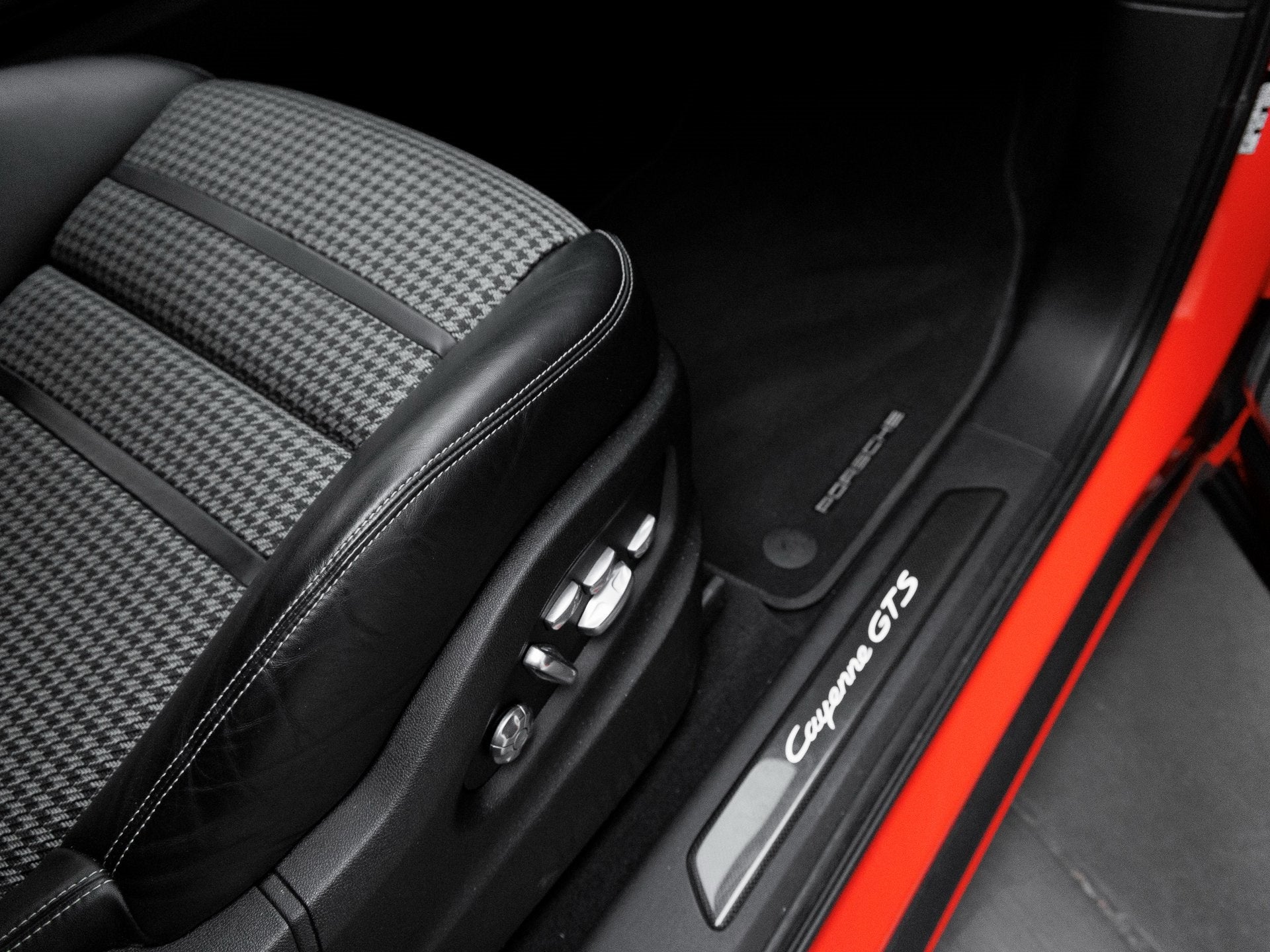 2021 Porsche Cayenne Coupe GTS