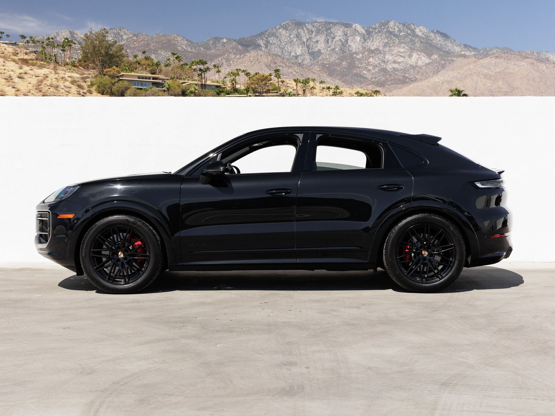 2025 Porsche Cayenne Coupe GTS