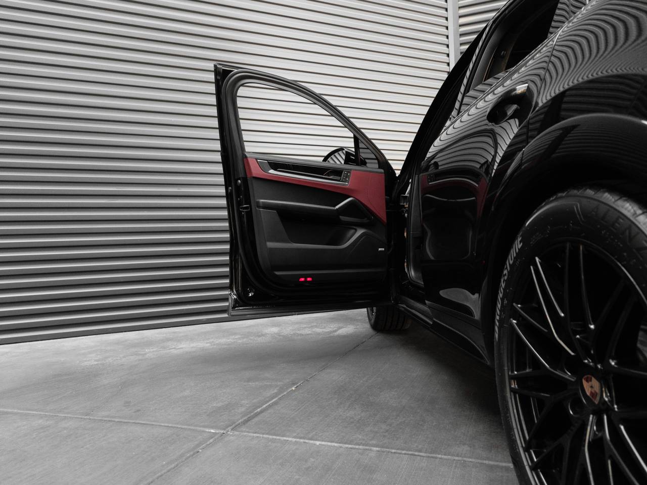 2025 Porsche Cayenne Cayenne GTS Coupe