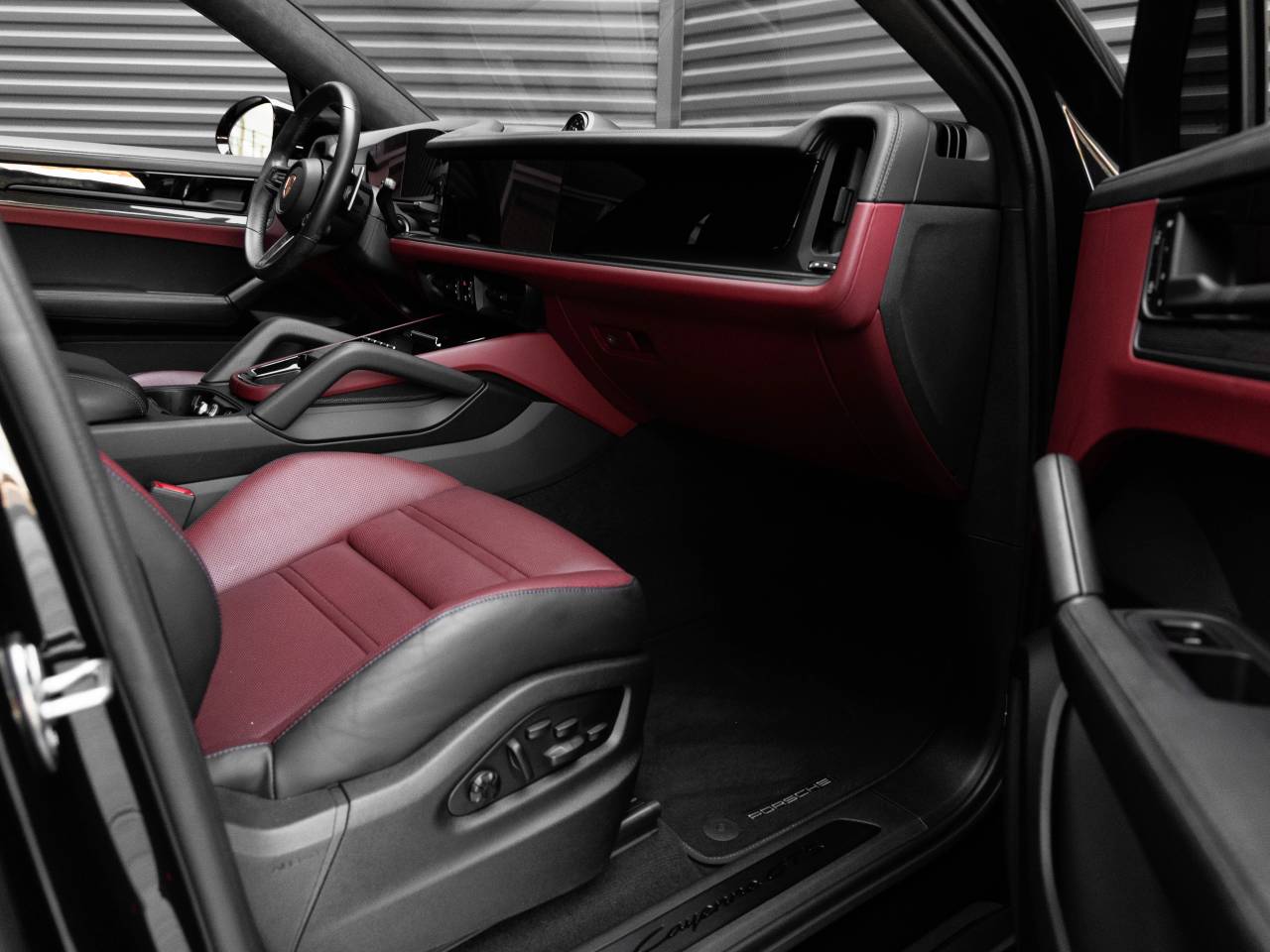 2025 Porsche Cayenne Cayenne GTS Coupe