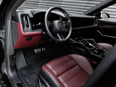 2025 Porsche Cayenne Cayenne GTS Coupe