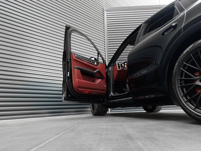 2022 Porsche Cayenne GTS Coupe