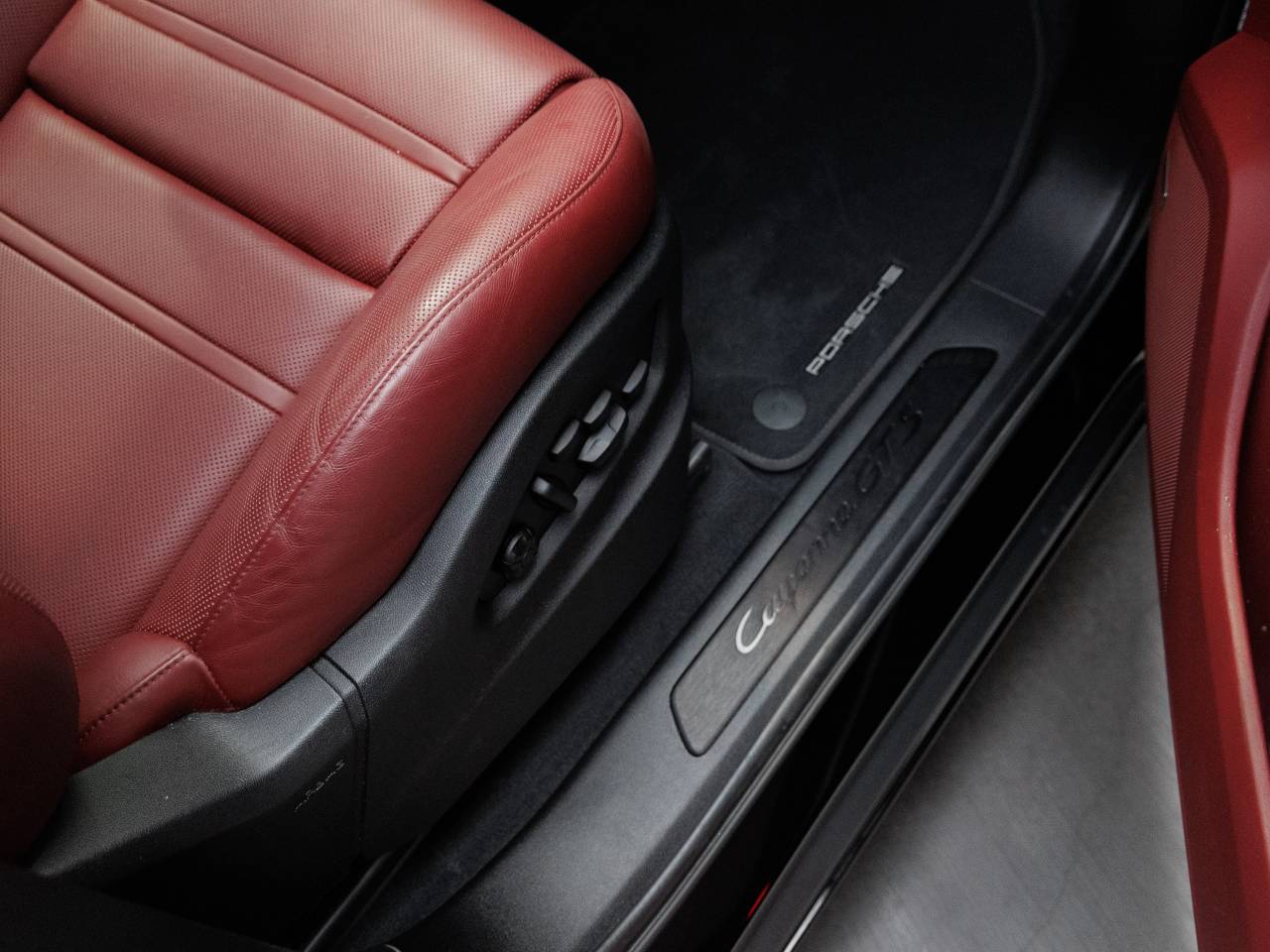 2022 Porsche Cayenne GTS Coupe
